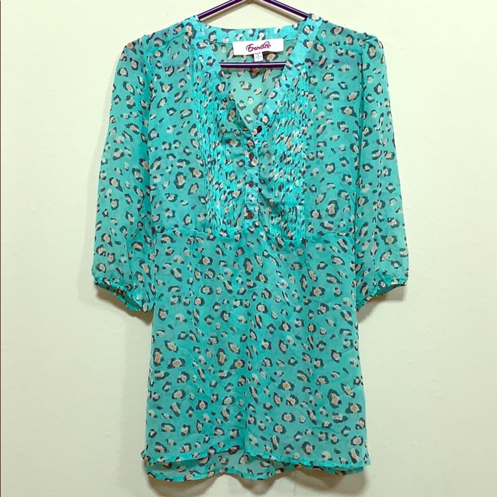 Francesca’s collections Cheetah print tunic with pleats